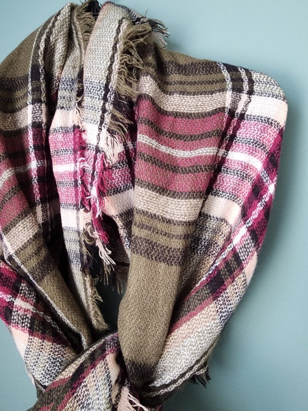 Large 100% Acrylic Plaid Pink & Green Scarf - Picture 2 of 6